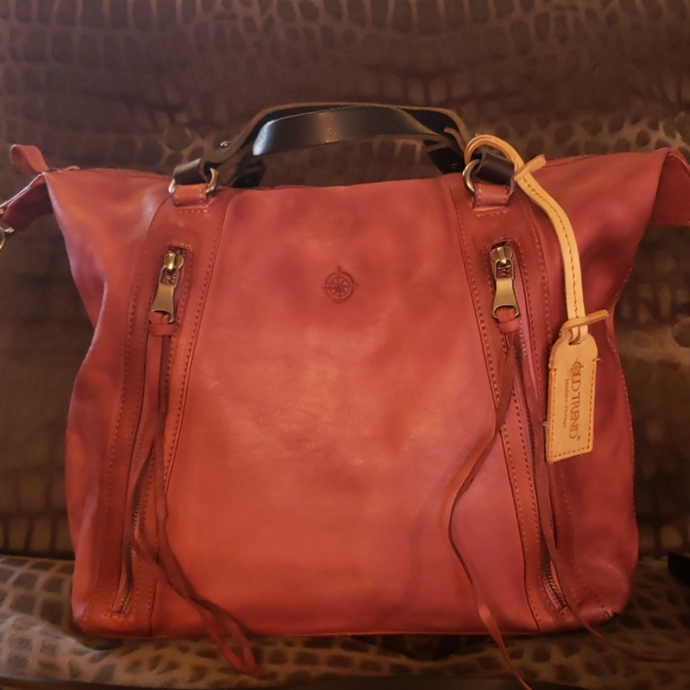 Old Trend Fuchsia bucket bag